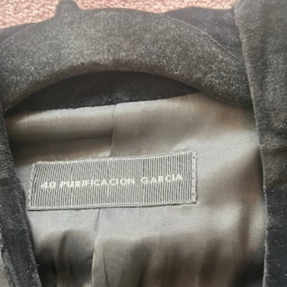 Designer Purificacion Garcia's Jacket in Black Velvet, Size 40 - Picture 5 of 5